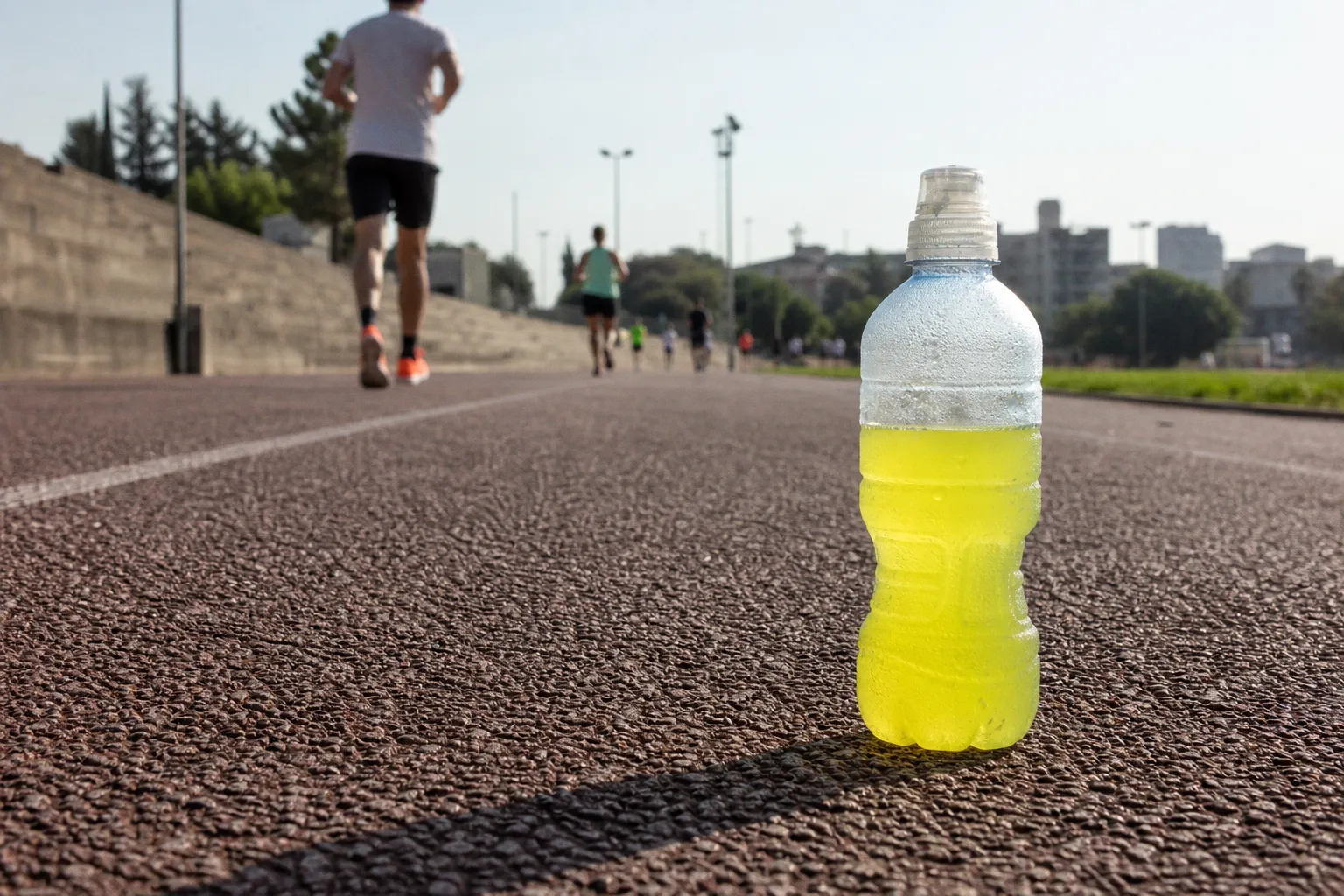 Electrolyte drinks for runners: essential or overrated?